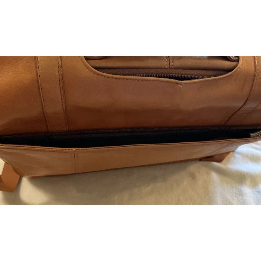 Kenneth Cole Reaction Carmel Leather Multiple Pocket Messenger Laptop Briefcase